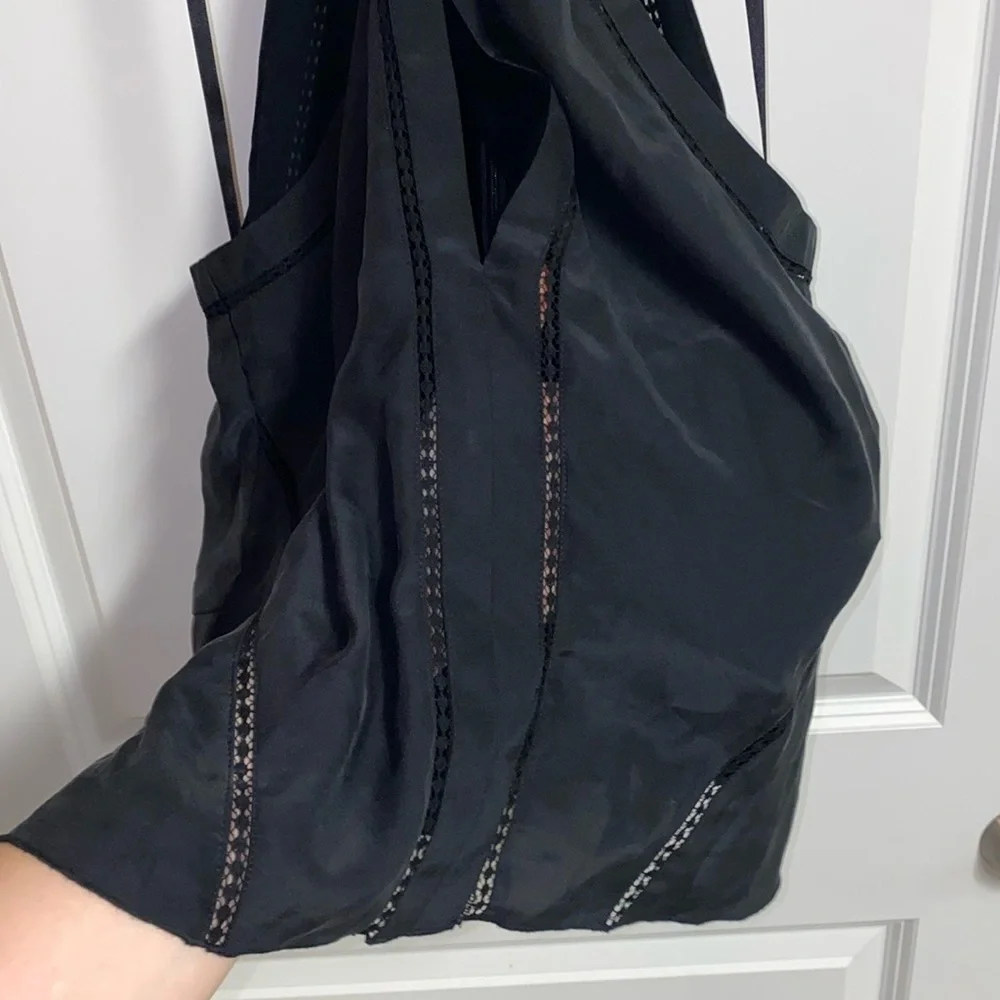 Frame Lace Inset Sleeveless Top - Picture 6 of 8